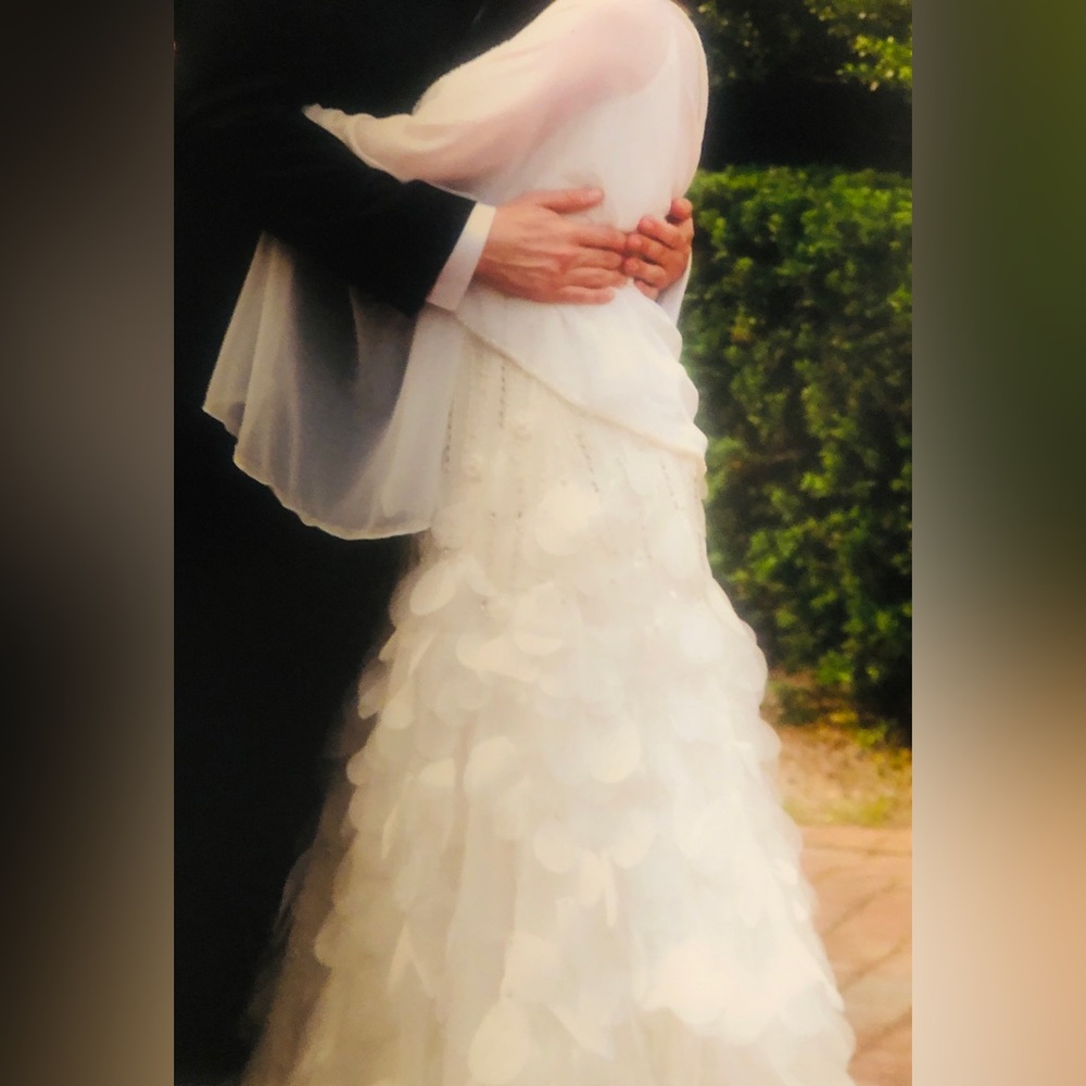 Elegant Sue Wong White and Cream Wedding Gown / Special occasion dress 100% silk - Picture 16 of 16